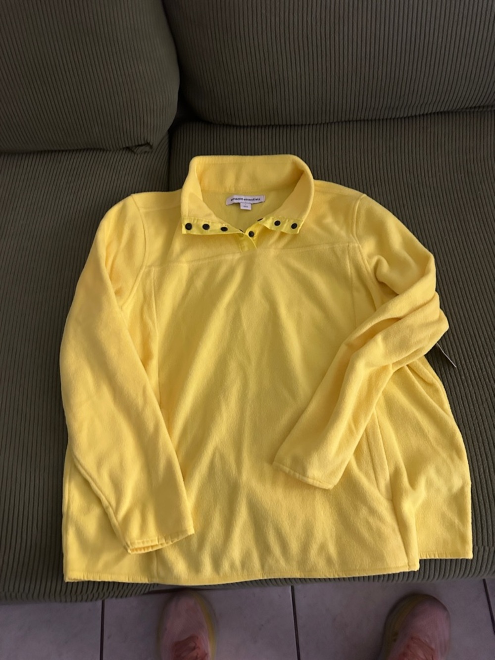 Amazon Essentials Yellow Snap-Button Long Sleeve Polo Sweatshirt